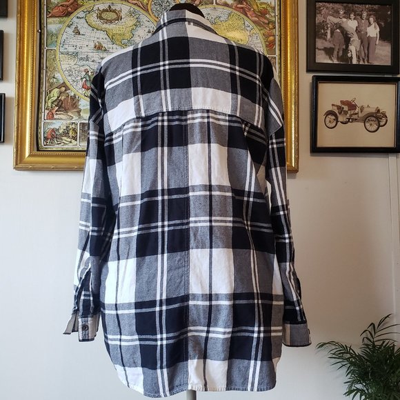 Boyfriend Plaid Button Up Shirt - Picture 2 of 6